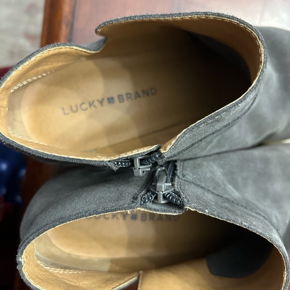 Lucky Brand Women's Green Gray Leather Ankle Booties 8.5 excellent condition - Picture 2 of 6